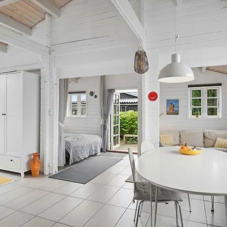 Close To The And Restaurants 度假居 *