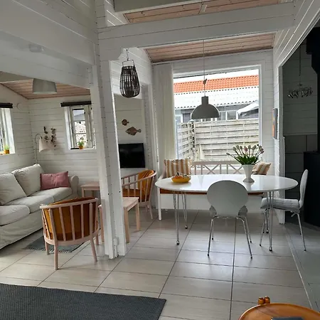 Vakantiehuis Houten Dichtbij Het En Restaurants